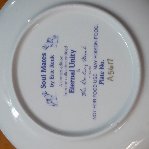 The Danbury Mint Plate Eternal Unity Collection - Picture 2 of 2